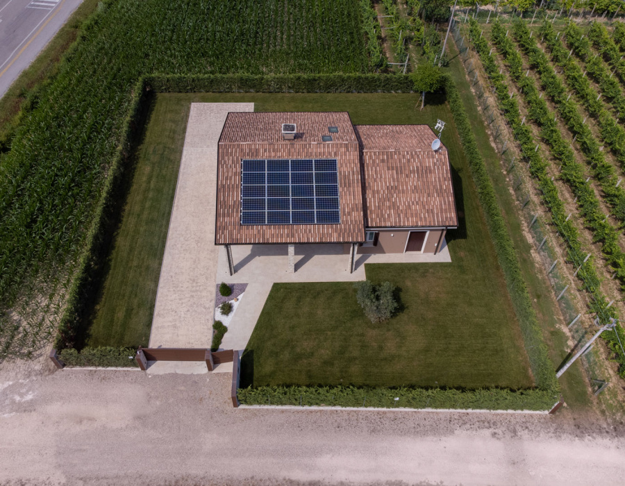 Plam Stampable, stamped concrete floor, crema color, light gray shades. Private house, Piove di Sacco, Italy
